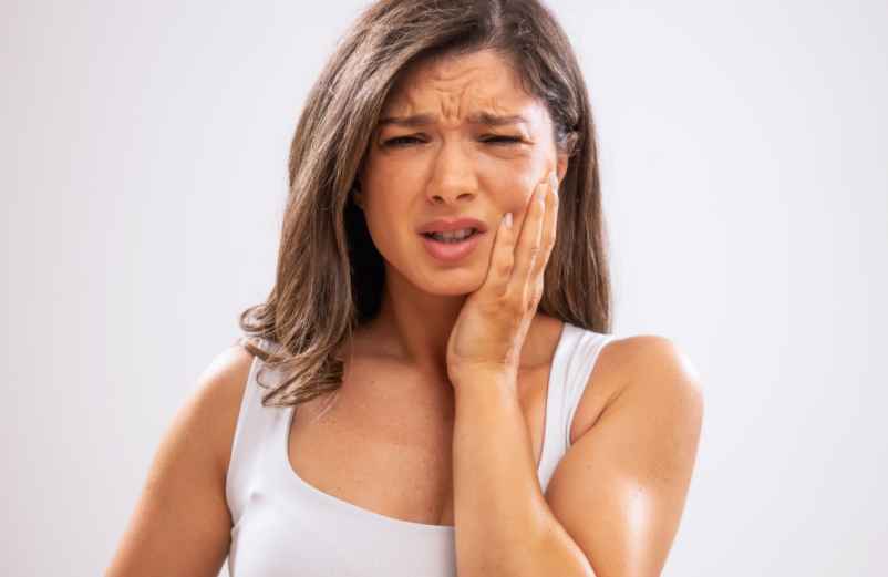 Quelques remèdes naturels efficaces pour soulager des douleurs aux gencives-FCMRR