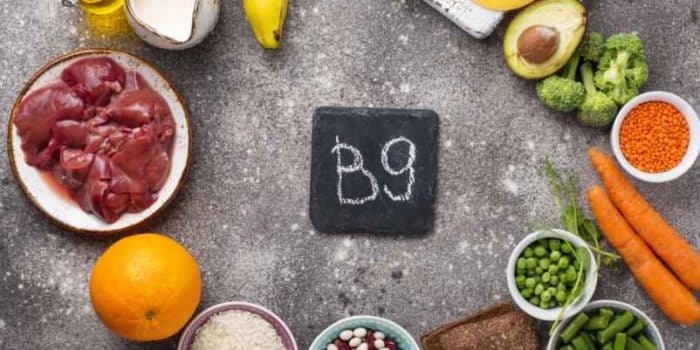 Carence en vitamines B9 et B12 : causes, symptômes et solutions-FCMRR