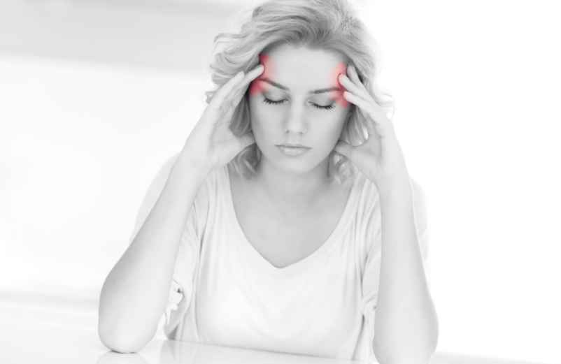 Comment soulager efficacement les douleurs du côté droit de la tête ?-FCMRR