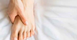 Engourdissement dans les doigts de pieds : quelles causes possibles ?-FCMRR