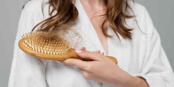 Que faire en cas de chute de cheveux : quelles causes possibles ? FCMRR