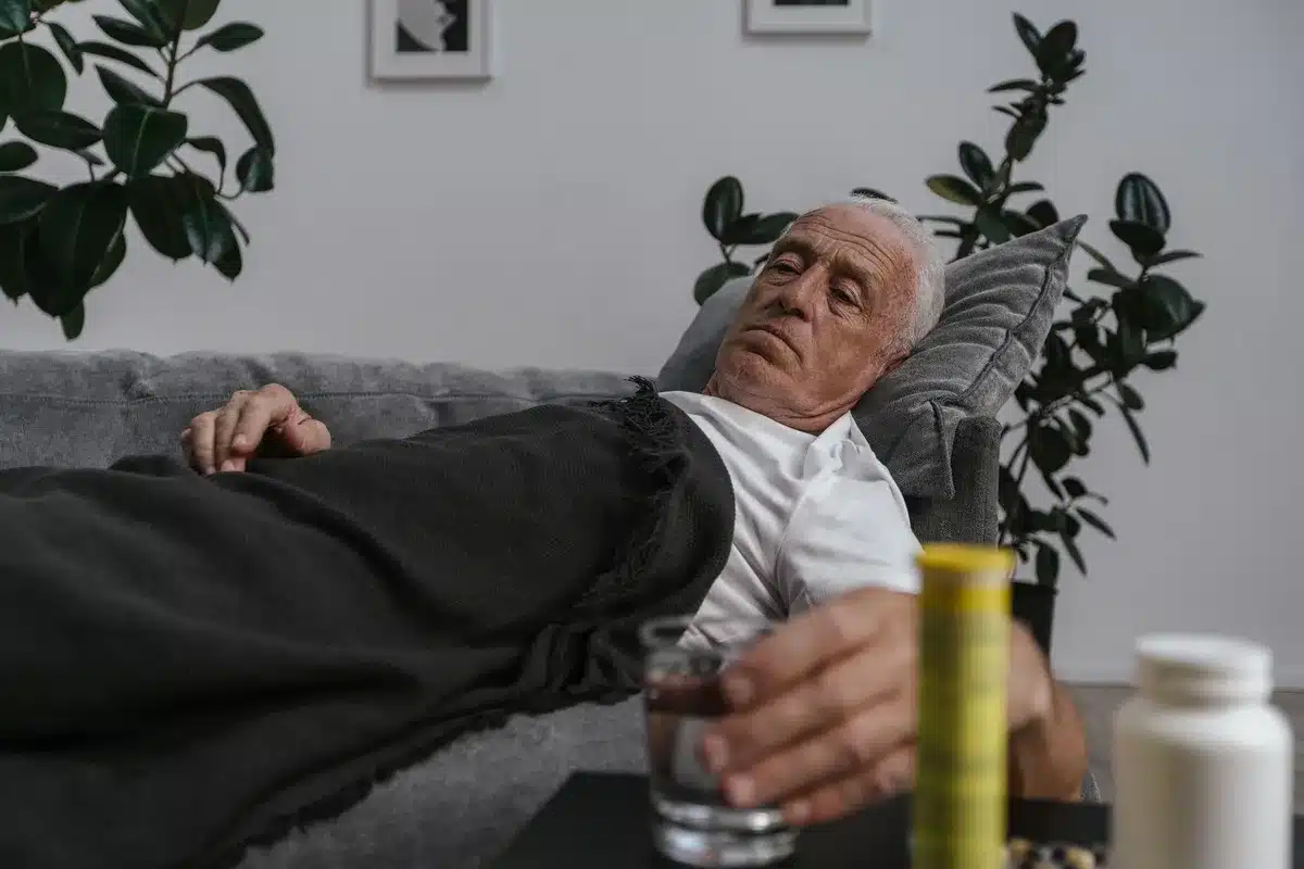Parent fatigué prenant du repos, signes d'épuisement