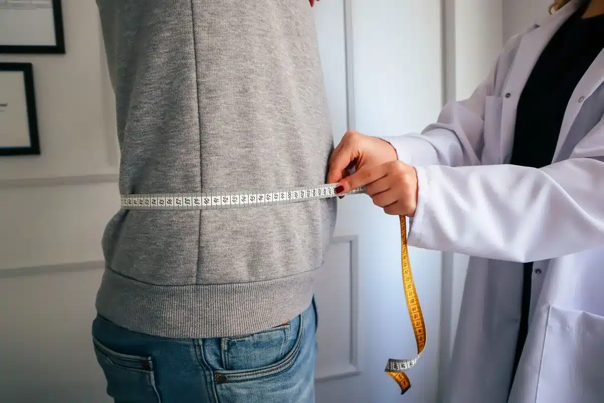 Mesure de poids et d'IMC pour évaluer la santé métabolique