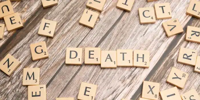Graphique de mortalité infantile en hausse avec chiffres et indicateurs de santé