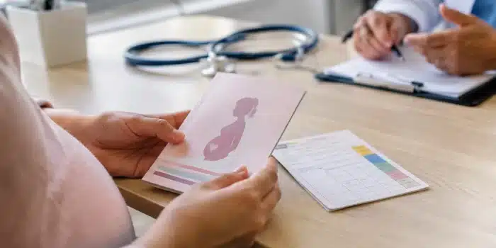 Vaccin contre la grippe : protéger la femme enceinte et le fœtus